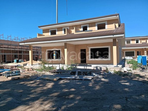 casa indipendente in vendita a Ladispoli in zona Marina di San Nicola