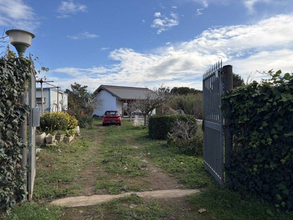 casa indipendente in vendita a Ladispoli in zona Monteroni