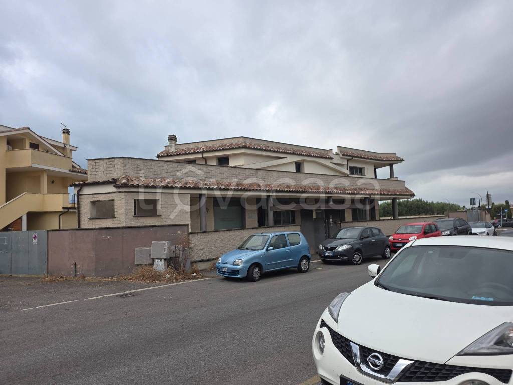 ufficio in vendita a Ladispoli