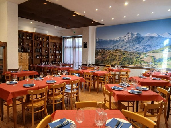 locale commerciale in vendita a Ladispoli