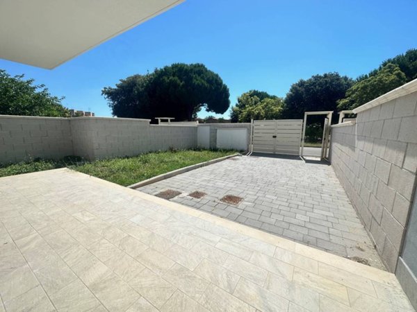 casa indipendente in vendita a Ladispoli