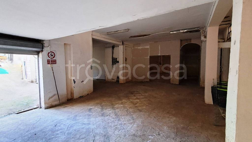 locale commerciale in vendita a Ladispoli