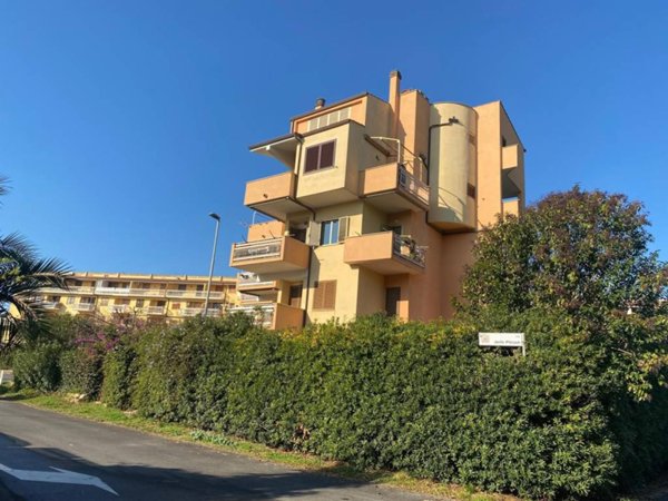 appartamento in vendita a Ladispoli in zona Marina di San Nicola