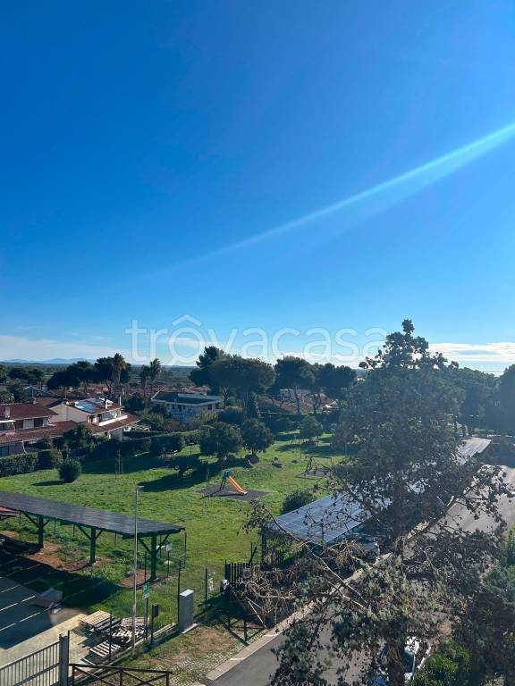 appartamento in vendita a Ladispoli in zona Marina di San Nicola