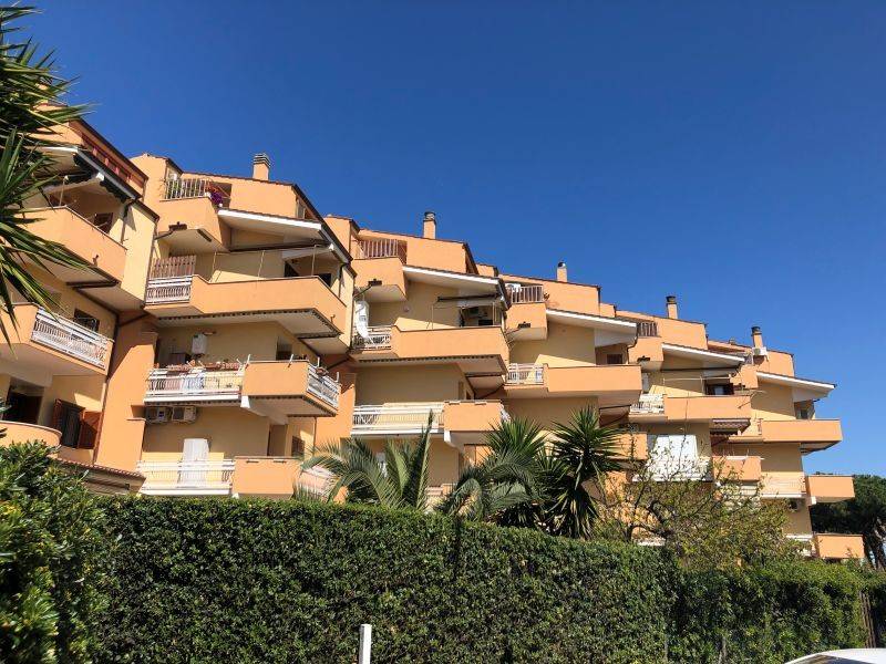 appartamento in vendita a Ladispoli in zona Marina di San Nicola