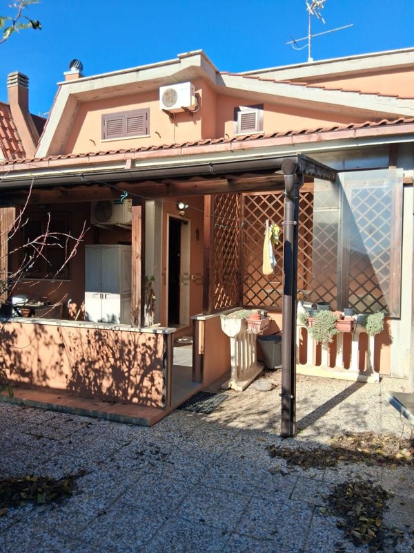 pentavano in vendita a Ladispoli