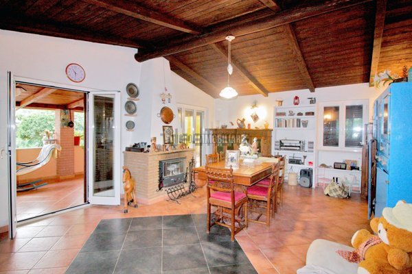 casa indipendente in vendita a Ladispoli