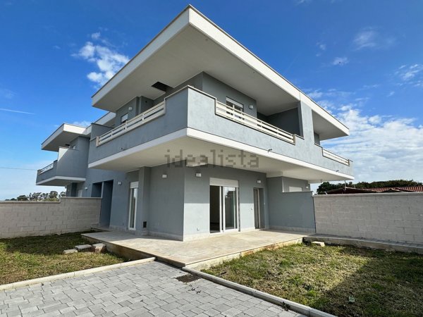 casa indipendente in vendita a Ladispoli