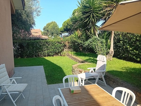 appartamento in vendita a Ladispoli in zona Marina di San Nicola