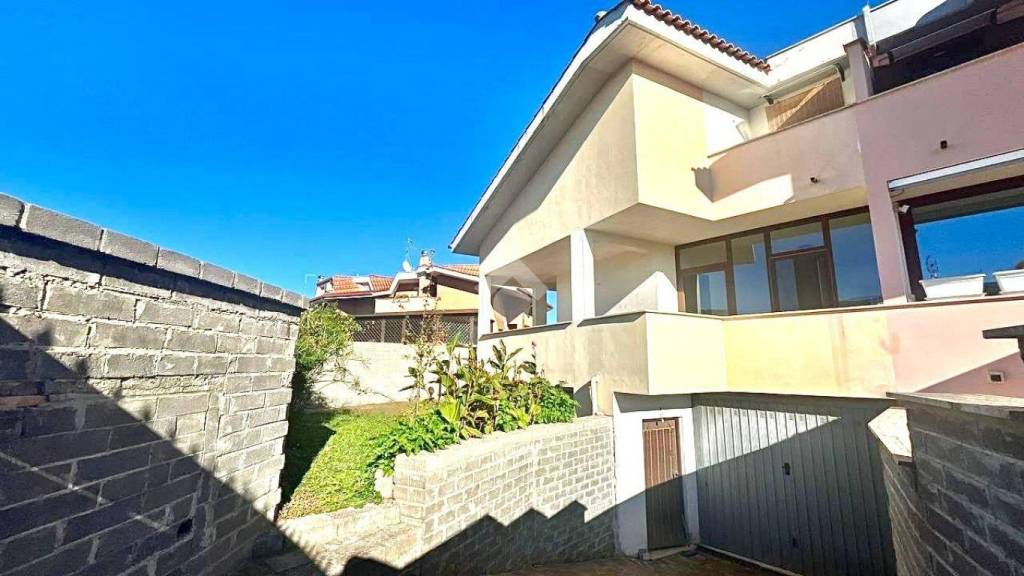 casa indipendente in vendita a Ladispoli