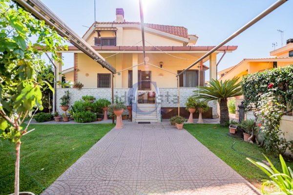 casa indipendente in vendita a Ladispoli