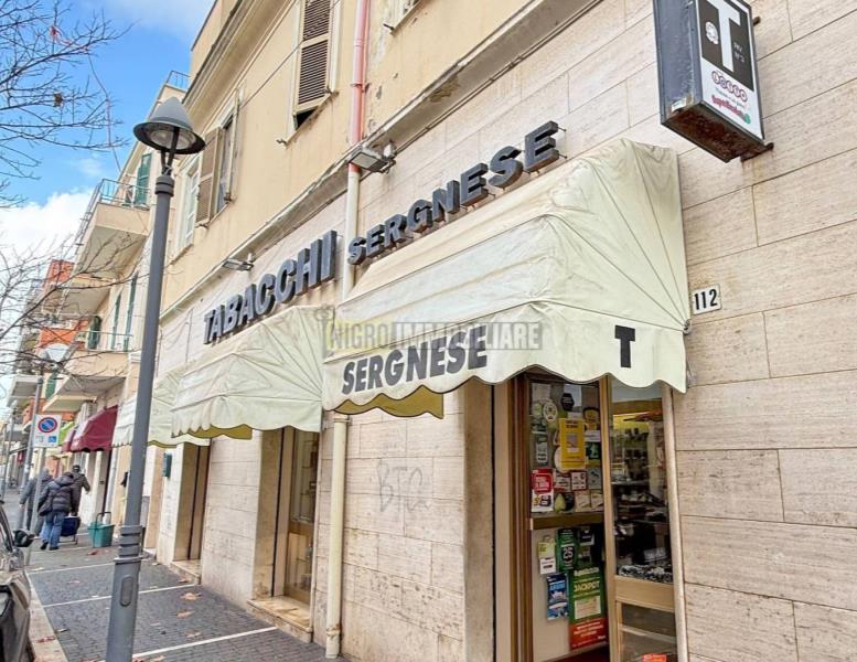 negozio in vendita a Ladispoli