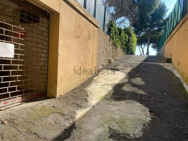 locale di sgombero in vendita a Ladispoli in zona Marina di San Nicola