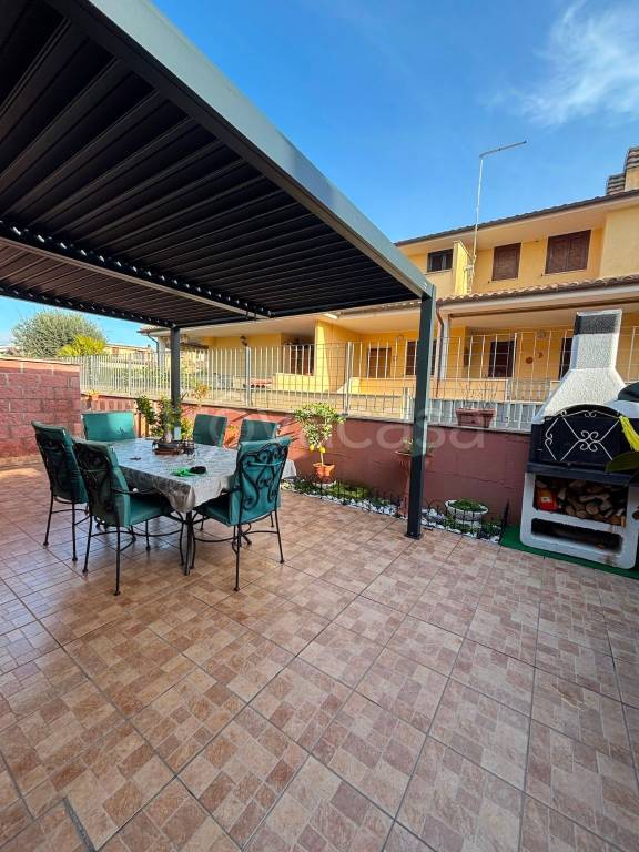 casa indipendente in vendita a Ladispoli