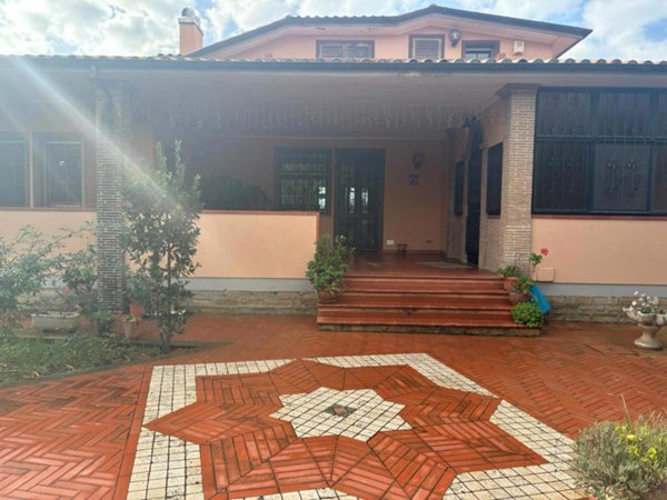 casa indipendente in vendita a Ladispoli