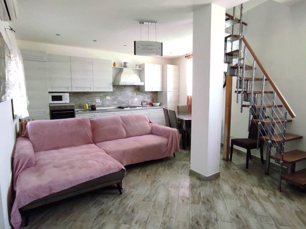 casa indipendente in vendita a Ladispoli