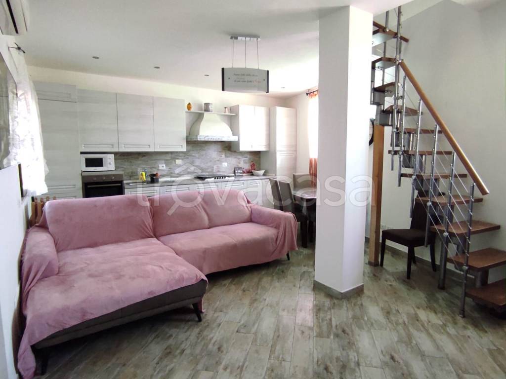 casa indipendente in vendita a Ladispoli