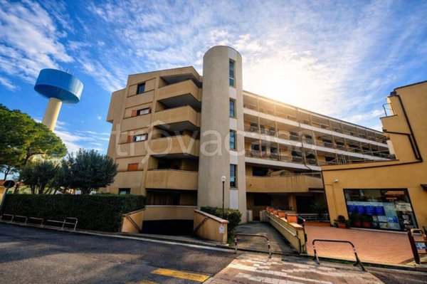 appartamento in vendita a Ladispoli in zona Marina di San Nicola