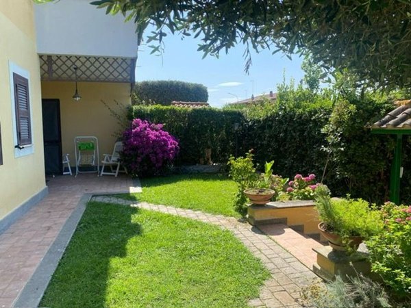 appartamento in vendita a Ladispoli in zona Marina di San Nicola