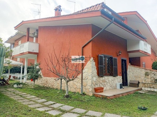 casa indipendente in vendita a Ladispoli