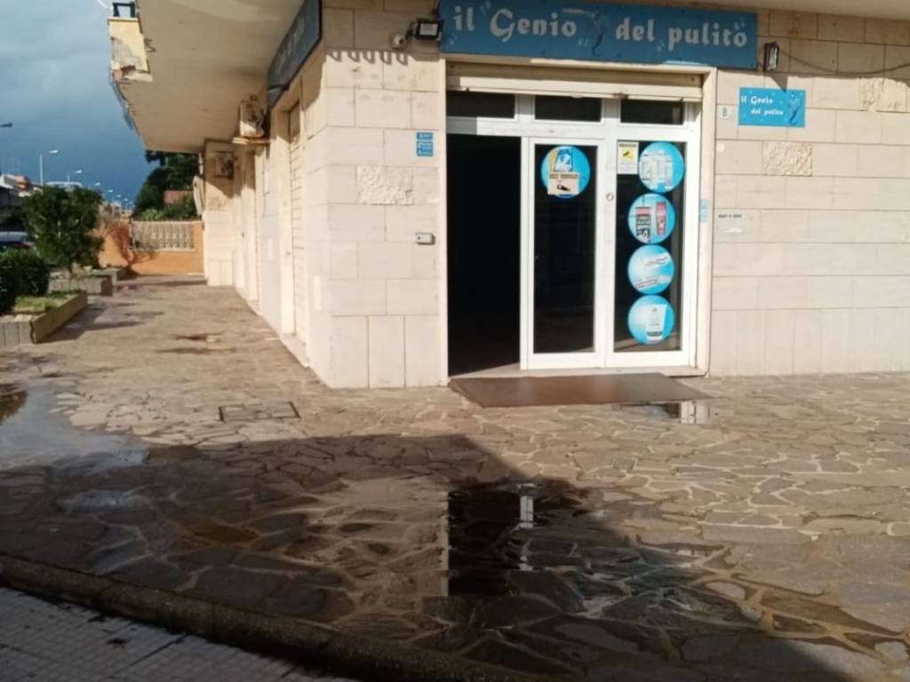 negozio in vendita a Ladispoli