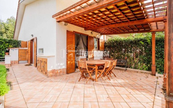 casa indipendente in vendita a Ladispoli in zona Marina di San Nicola
