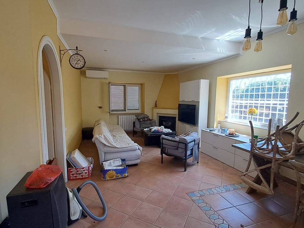 casa indipendente in vendita a Ladispoli in zona Monteroni