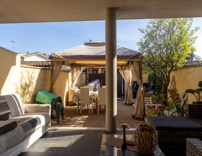 casa indipendente in vendita a Ladispoli