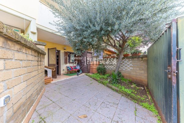 casa indipendente in vendita a Ladispoli