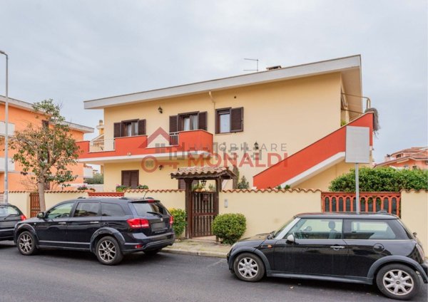 casa semindipendente in vendita a Ladispoli