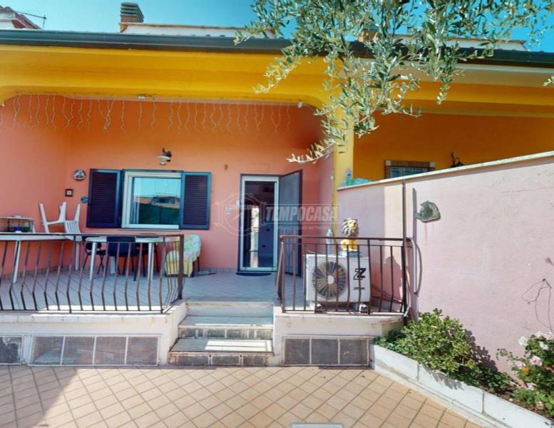 casa indipendente in vendita a Ladispoli