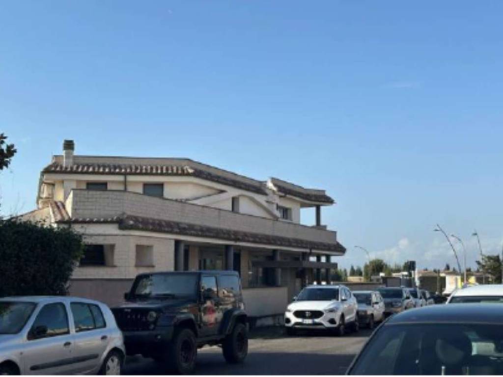 ufficio in vendita a Ladispoli