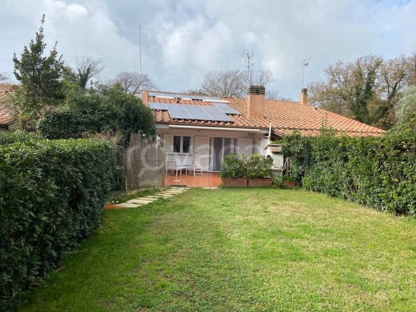 casa indipendente in vendita a Ladispoli in zona Marina di San Nicola