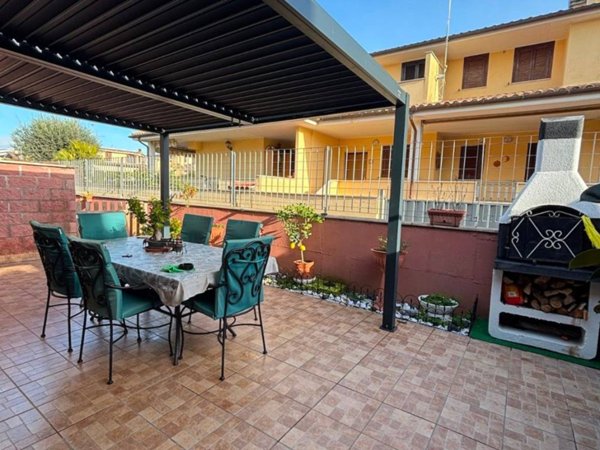 casa indipendente in vendita a Ladispoli