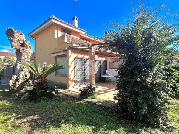 casa indipendente in vendita a Ladispoli in zona Marina di San Nicola