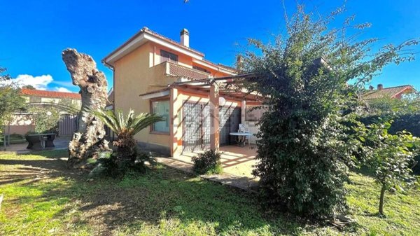 casa indipendente in vendita a Ladispoli in zona Marina di San Nicola