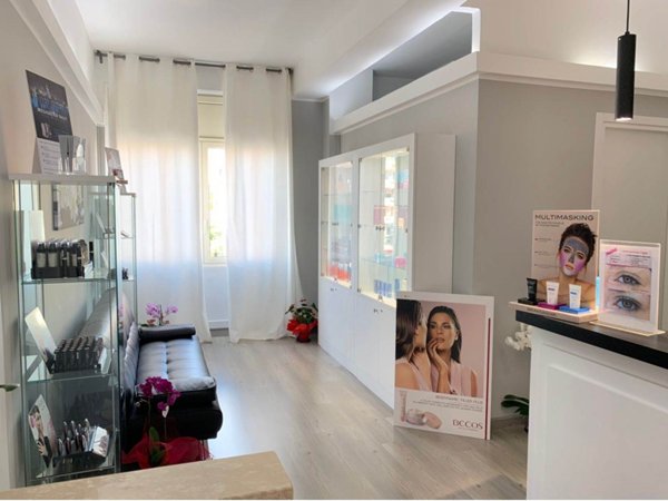 negozio in vendita a Ladispoli