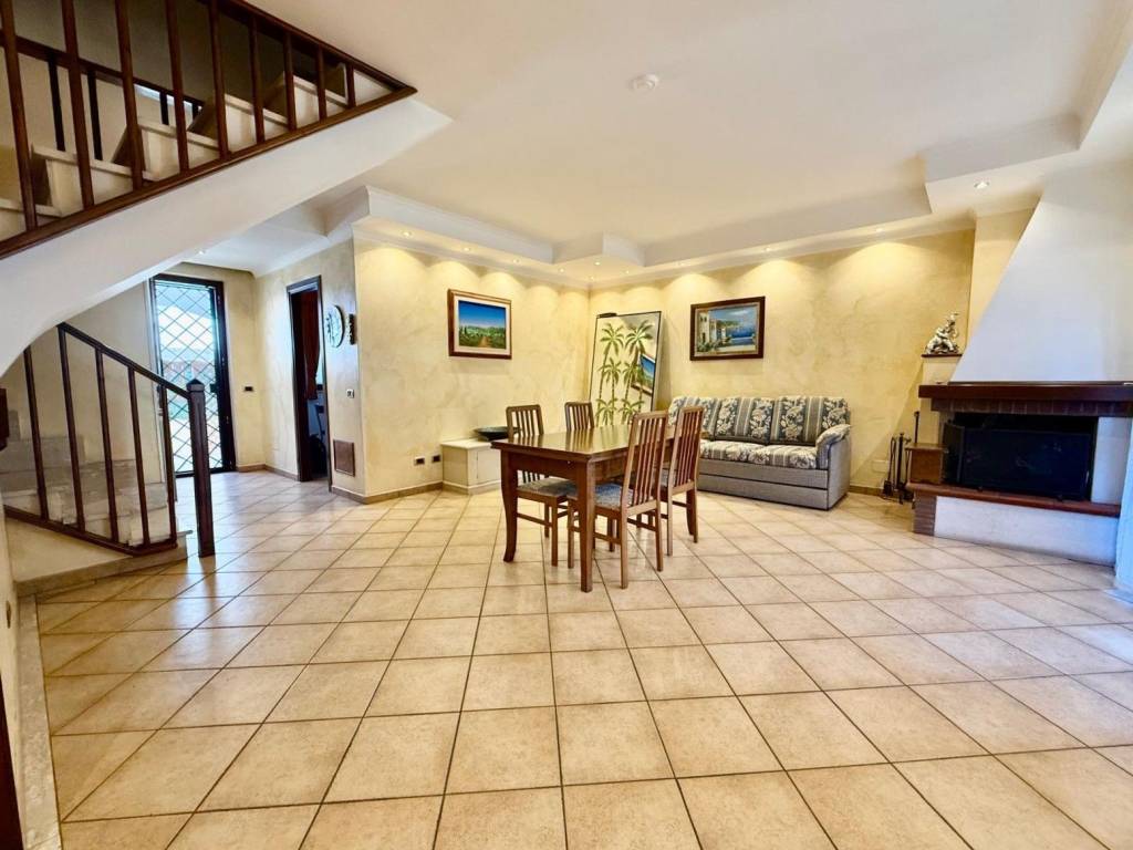 casa indipendente in vendita a Ladispoli