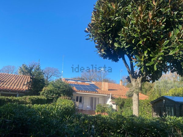 pentavano in vendita a Ladispoli in zona Marina di San Nicola