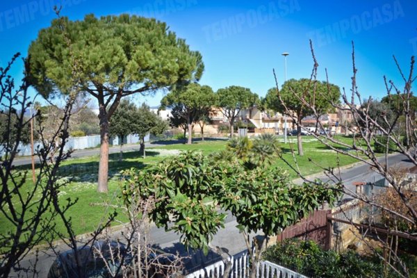 casa indipendente in vendita a Ladispoli