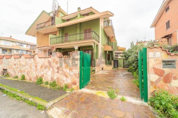 casa indipendente in vendita a Ladispoli