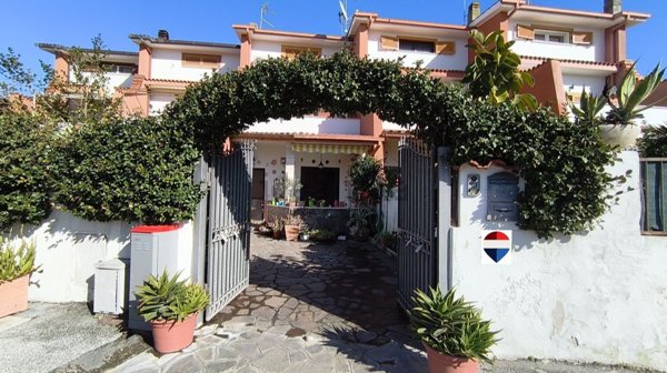 casa indipendente in vendita a Ladispoli