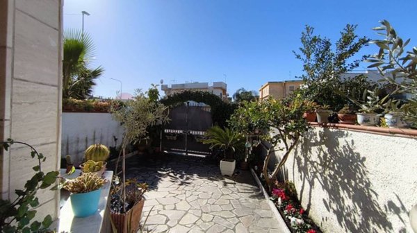 casa indipendente in vendita a Ladispoli