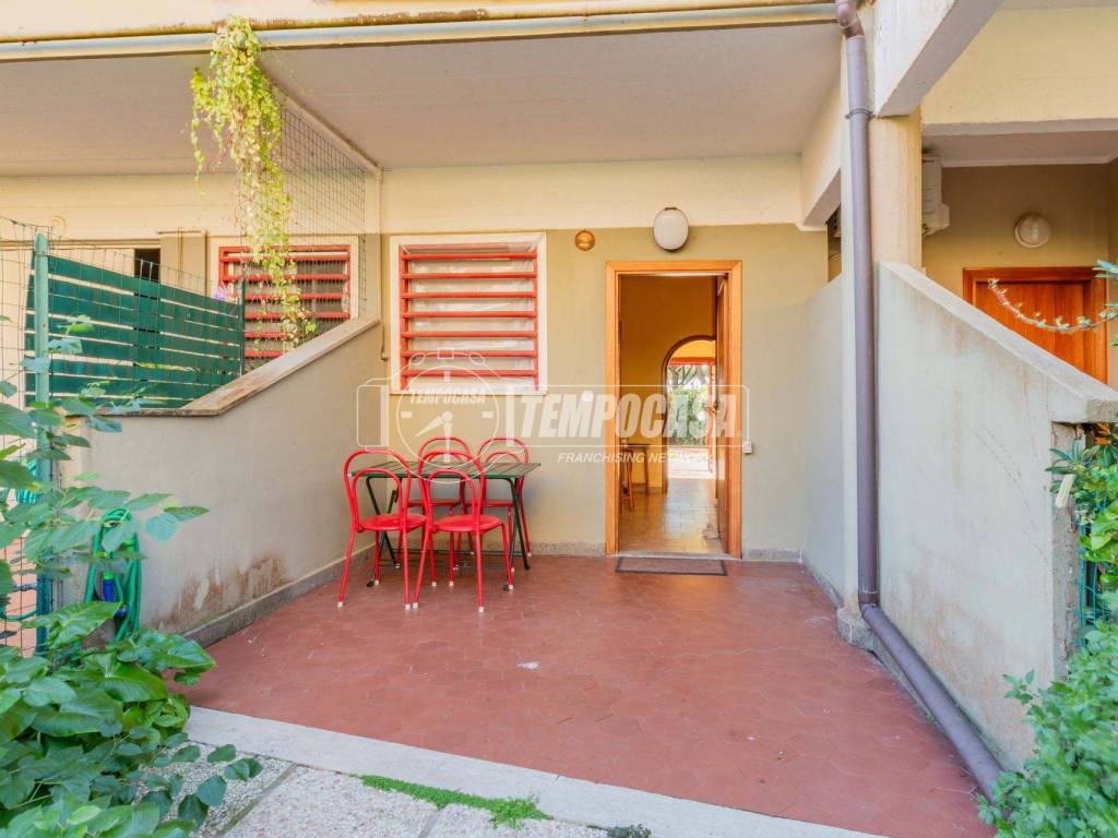 appartamento in vendita a Ladispoli in zona Marina di San Nicola