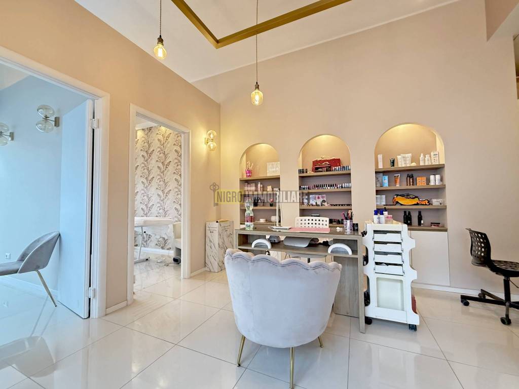 negozio in vendita a Ladispoli