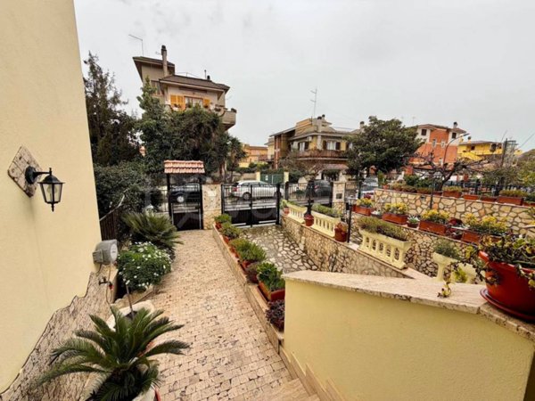 casa indipendente in vendita a Ladispoli