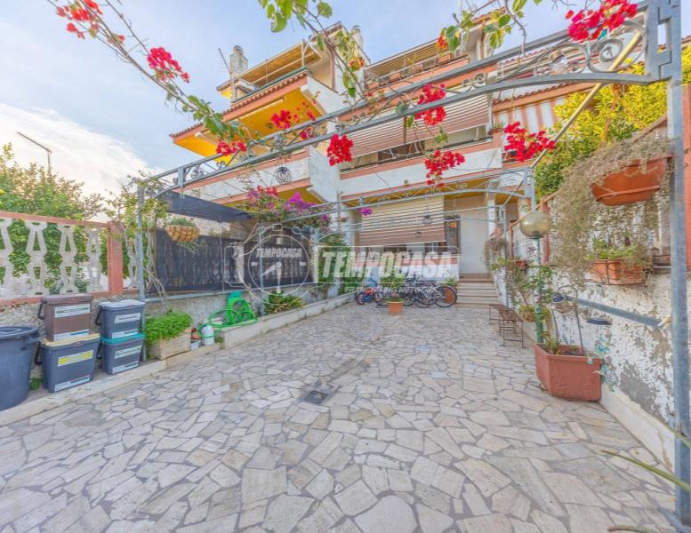 casa indipendente in vendita a Ladispoli