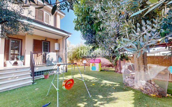 casa indipendente in vendita a Ladispoli