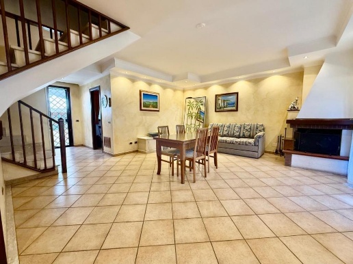 casa indipendente in vendita a Ladispoli