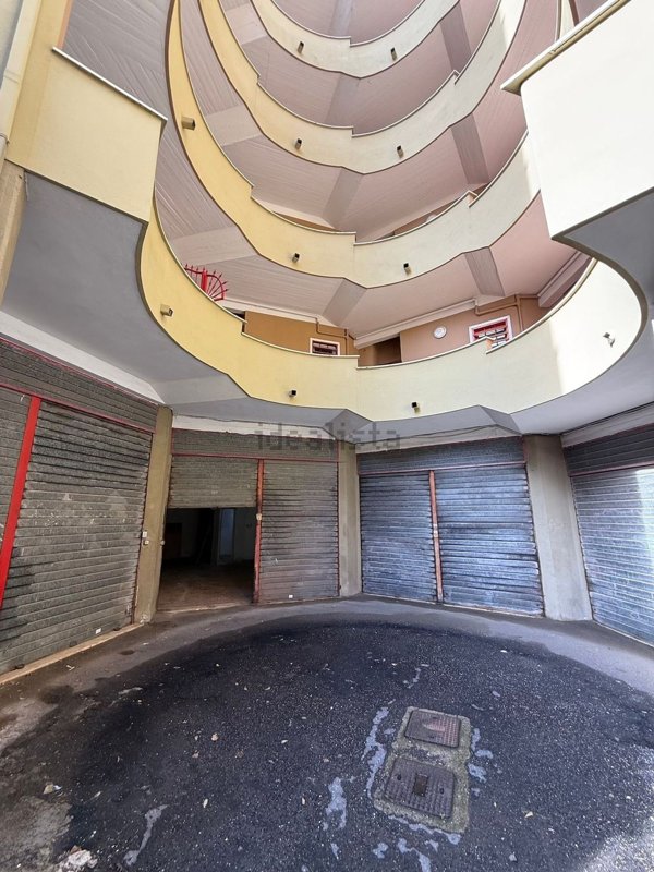 locale di sgombero in vendita a Ladispoli in zona Marina di San Nicola